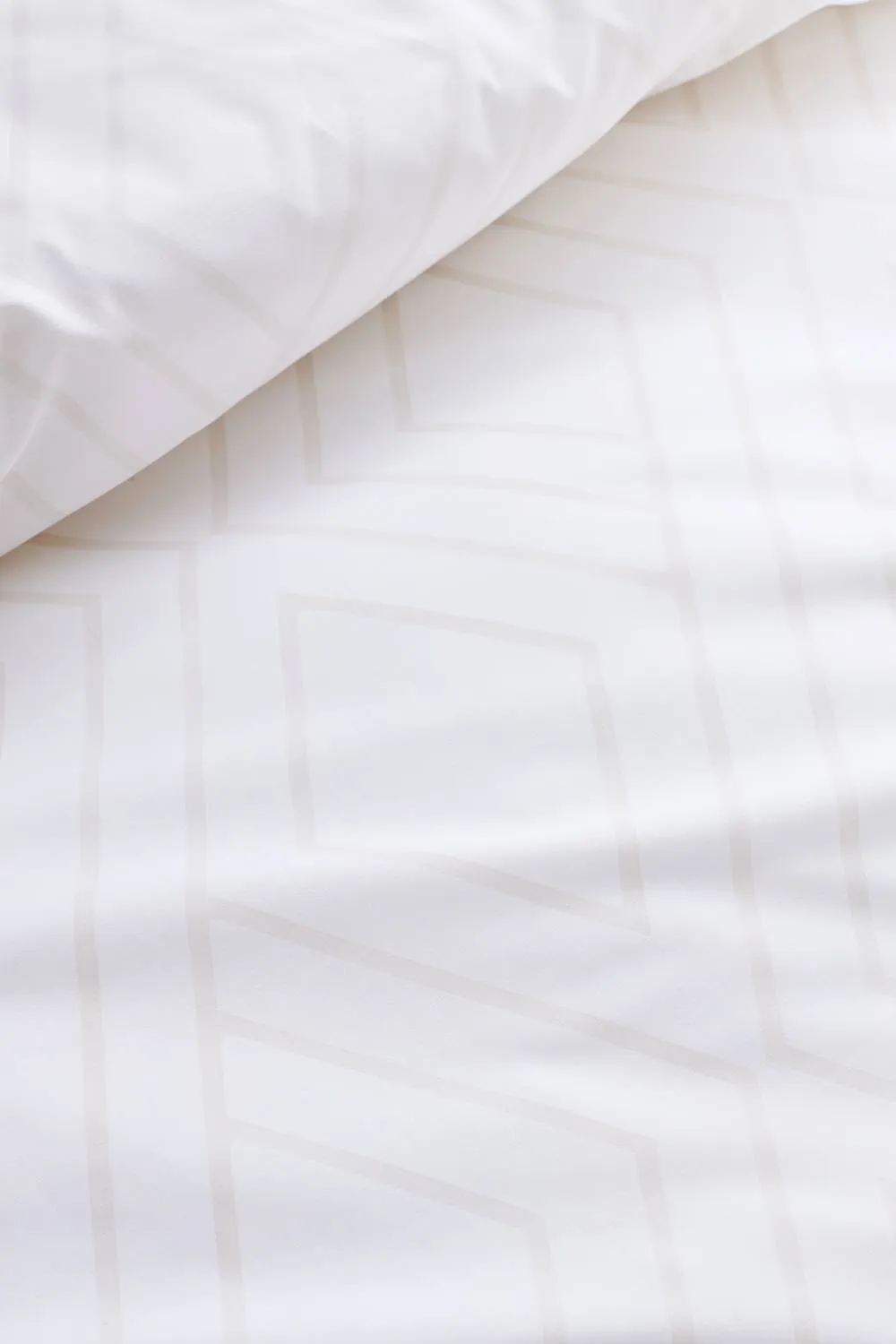 CHRISTY 'Lattice' Geometric Cotton Percale Duvet Cover Set in White 3