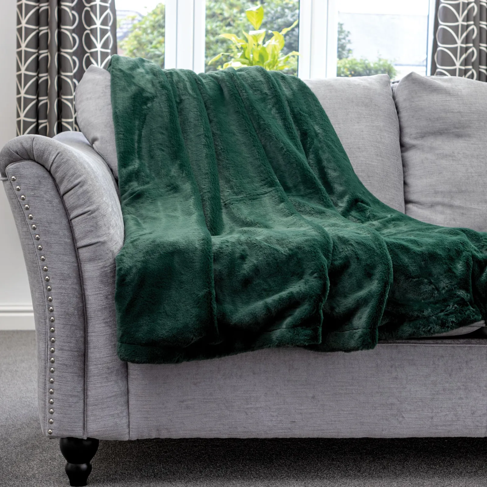 Dreamcatcher Luxury Faux Fur Polyester Throw Over Blanket 160x130cm in Green