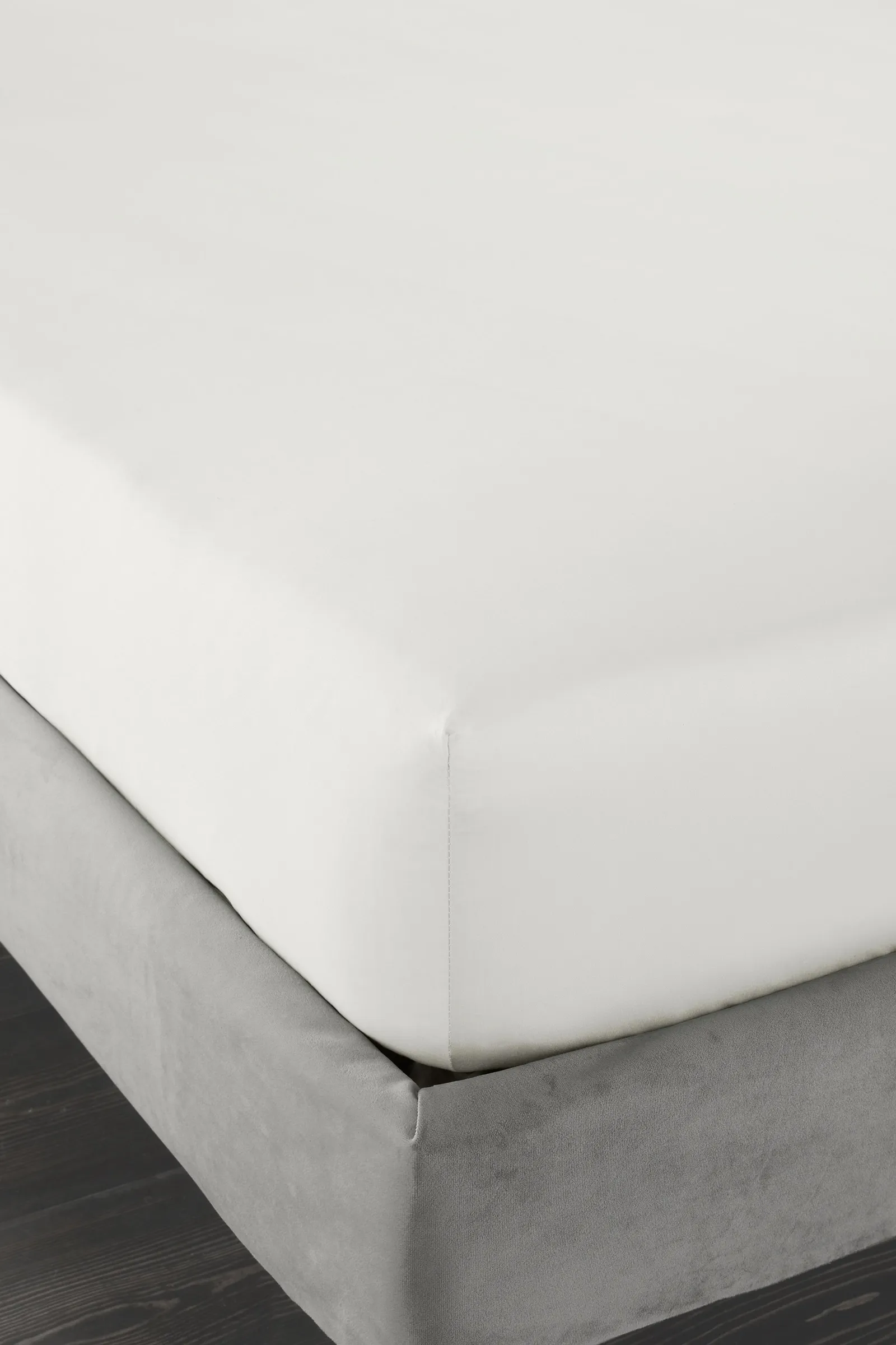 Bianca 400 Thread Count Cotton Sateen 36cm Depth Sheet in Ivory 2
