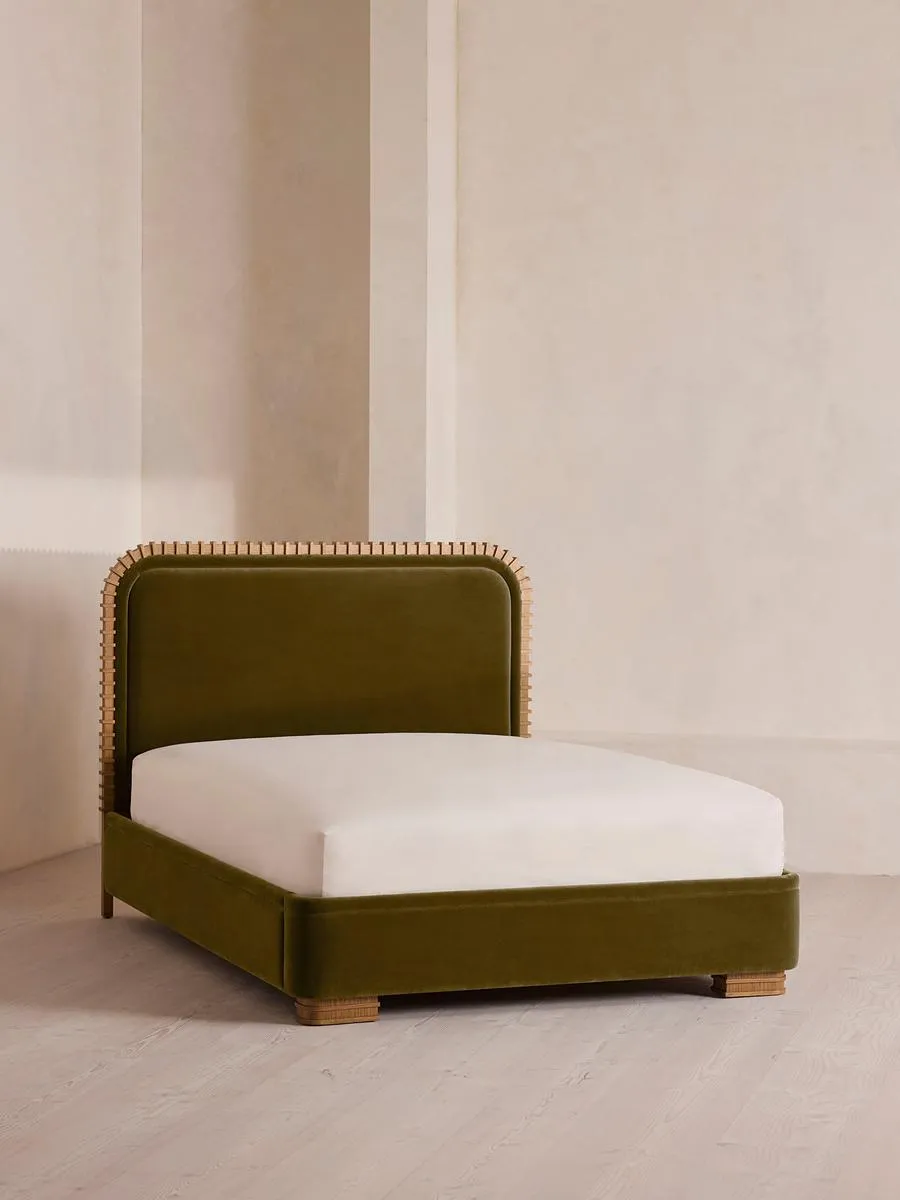 Angus Bed, King, Velvet, Olive