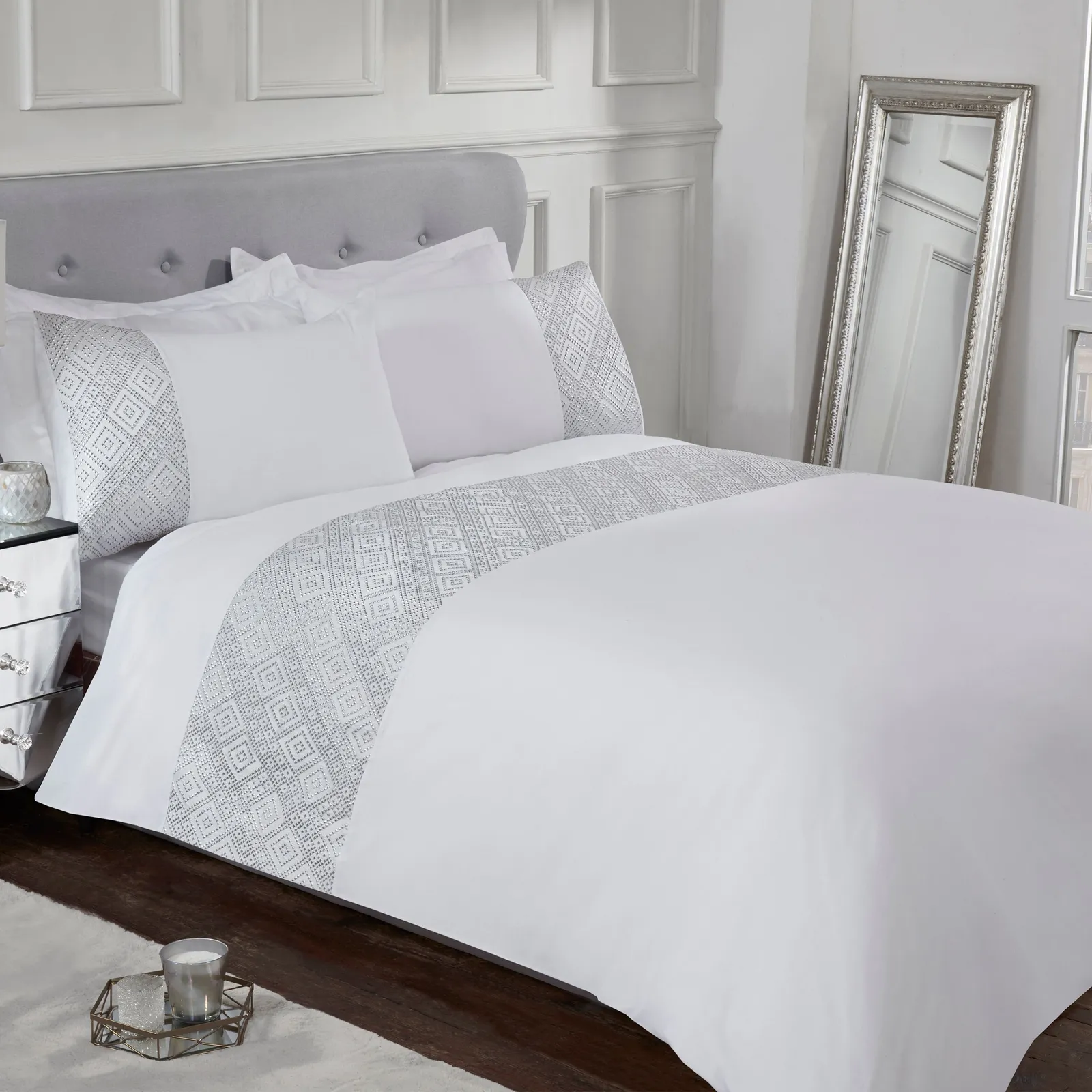Smart Living 3D Geo Luxury Lurex Jacquard Cuff Panel Duvet Cover With Pillowcases in White