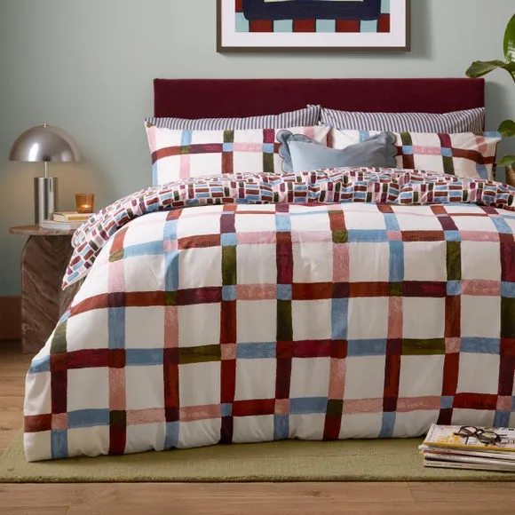 Furn. Selvan Polycotton Duvet Cover & Pillowcase Set 1