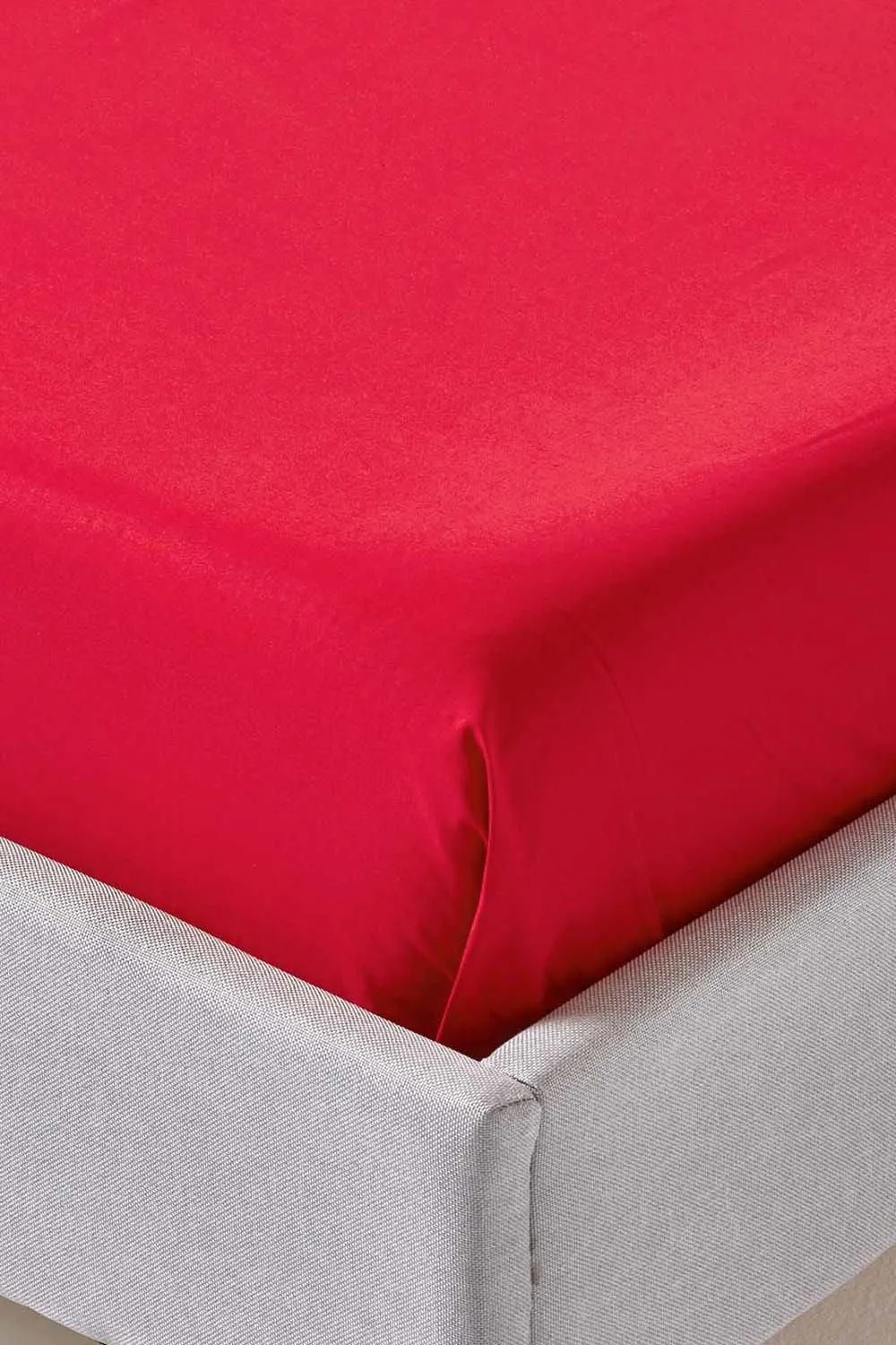 Homescapes Egyptian Cotton Flat Sheet 200 Thread Count in Red 3