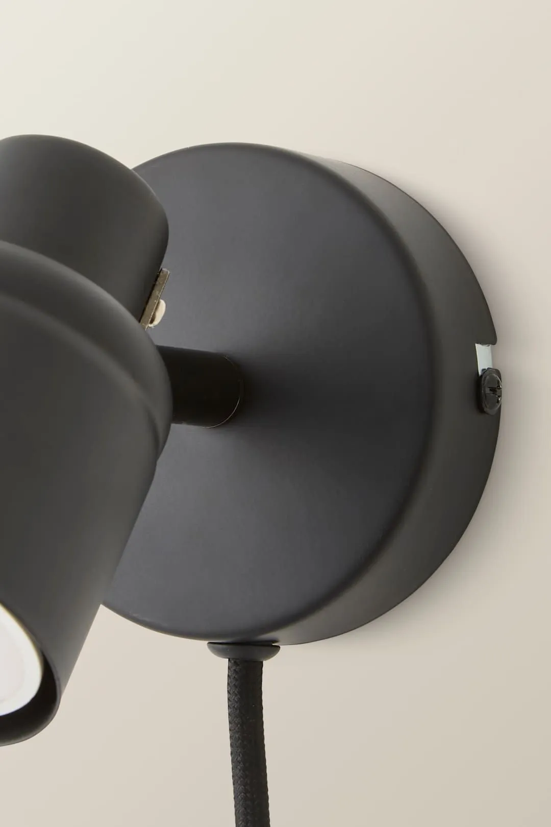 ValueLights Benton Single Adjustable Plug In Spotlight Wall Light with LED Bulb in Black 4