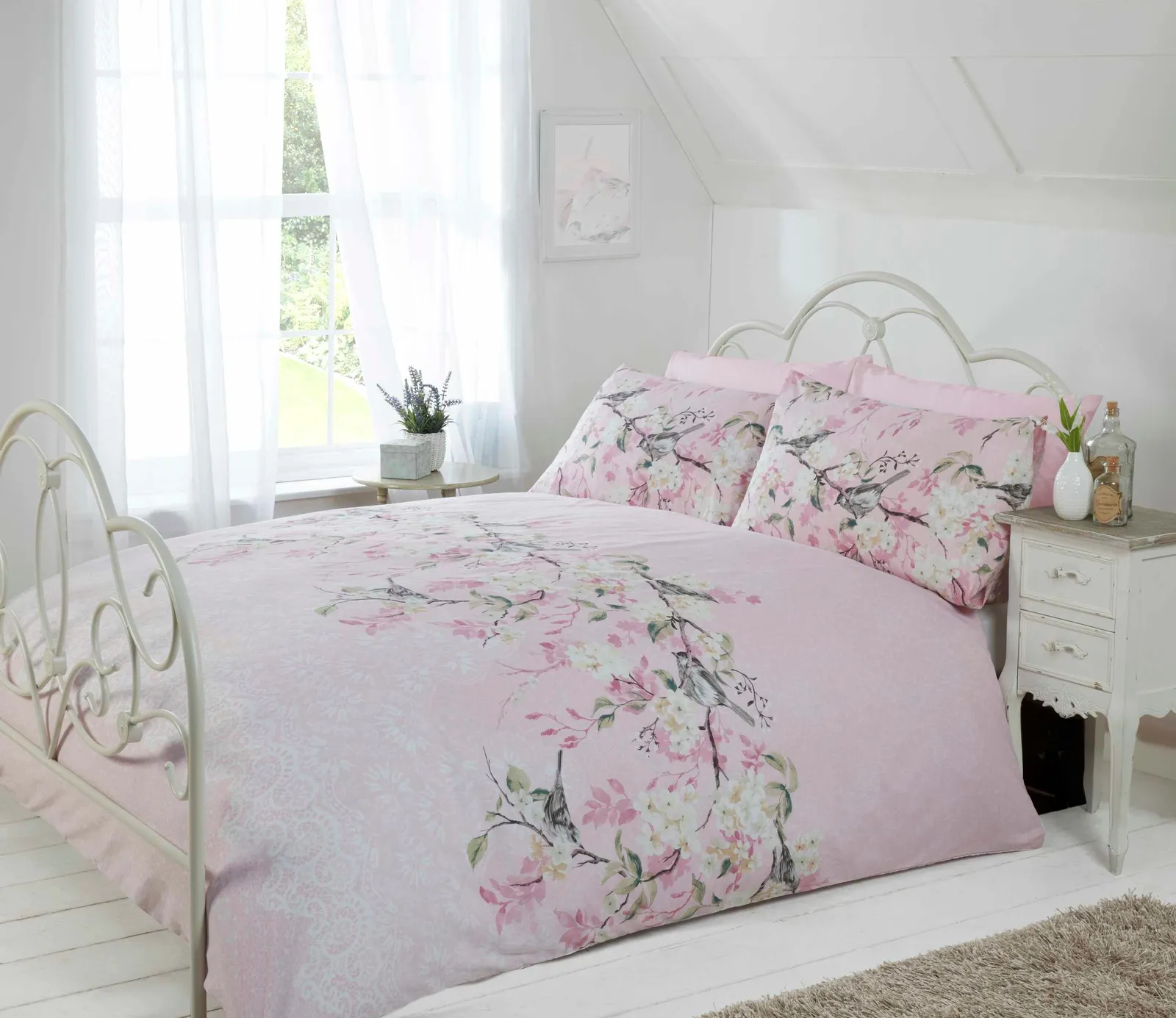 Rapport Home Eloise Floral Polycotton Duvet Cover Set with Pillowcase in Light Pink 1