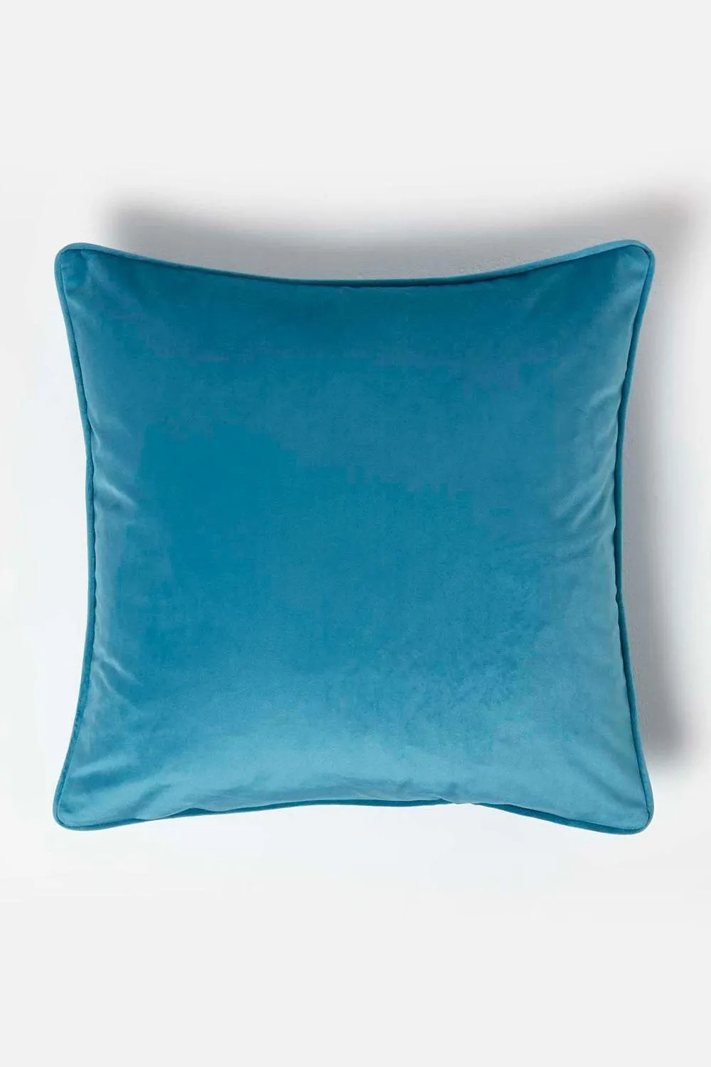 Homescapes Filled Velvet Cushion with Piped Edge 46 x 46 cm in Turquoise 3