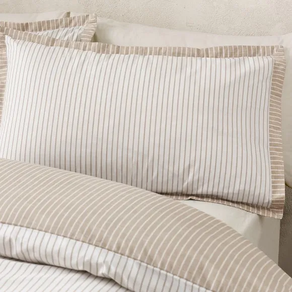 Catherine Lansfield Oxford Pinstripe Polycotton Duvet Cover & Pillowcase Set 2