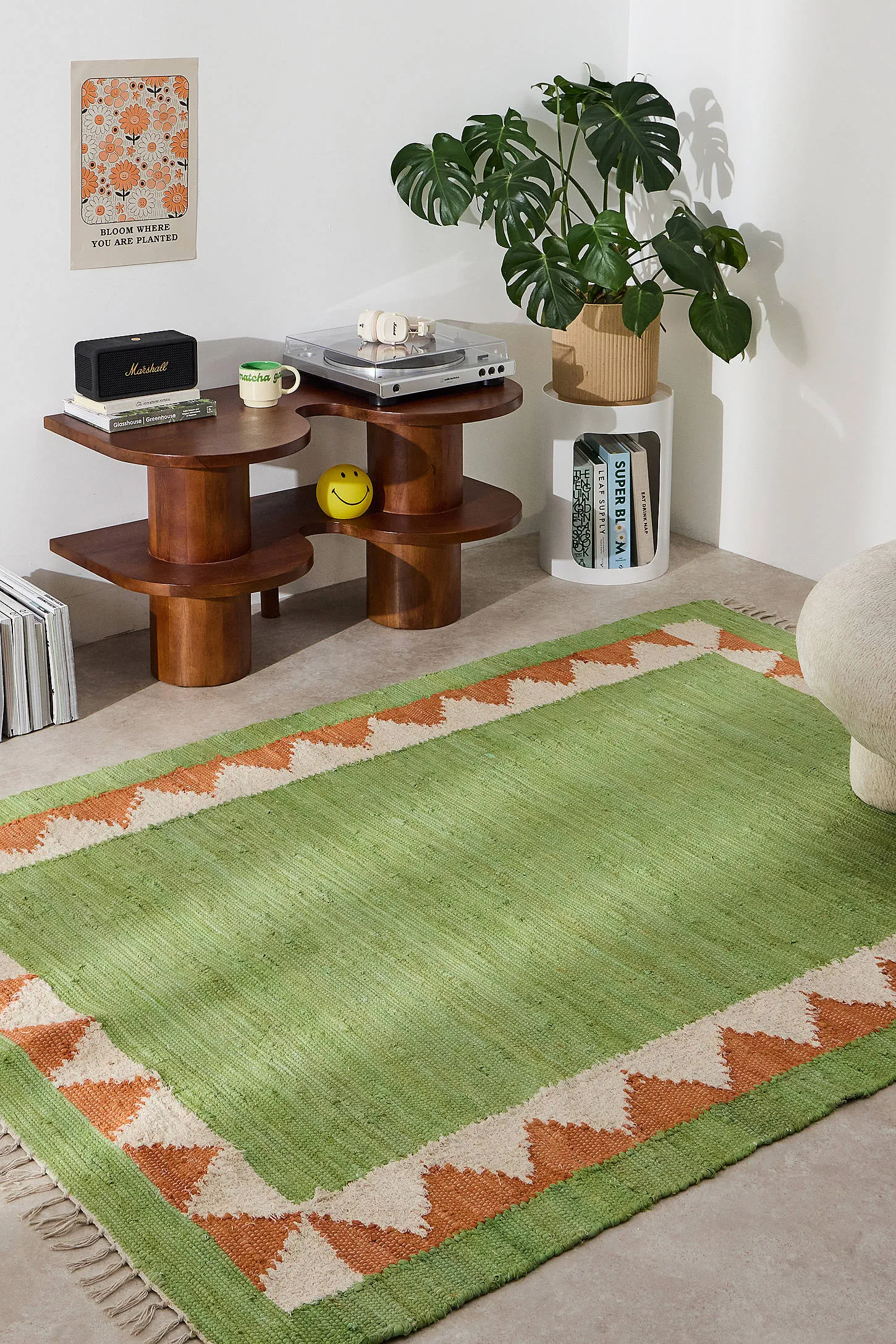 Green Border 5x7ft / 150x210cm Rug - Green