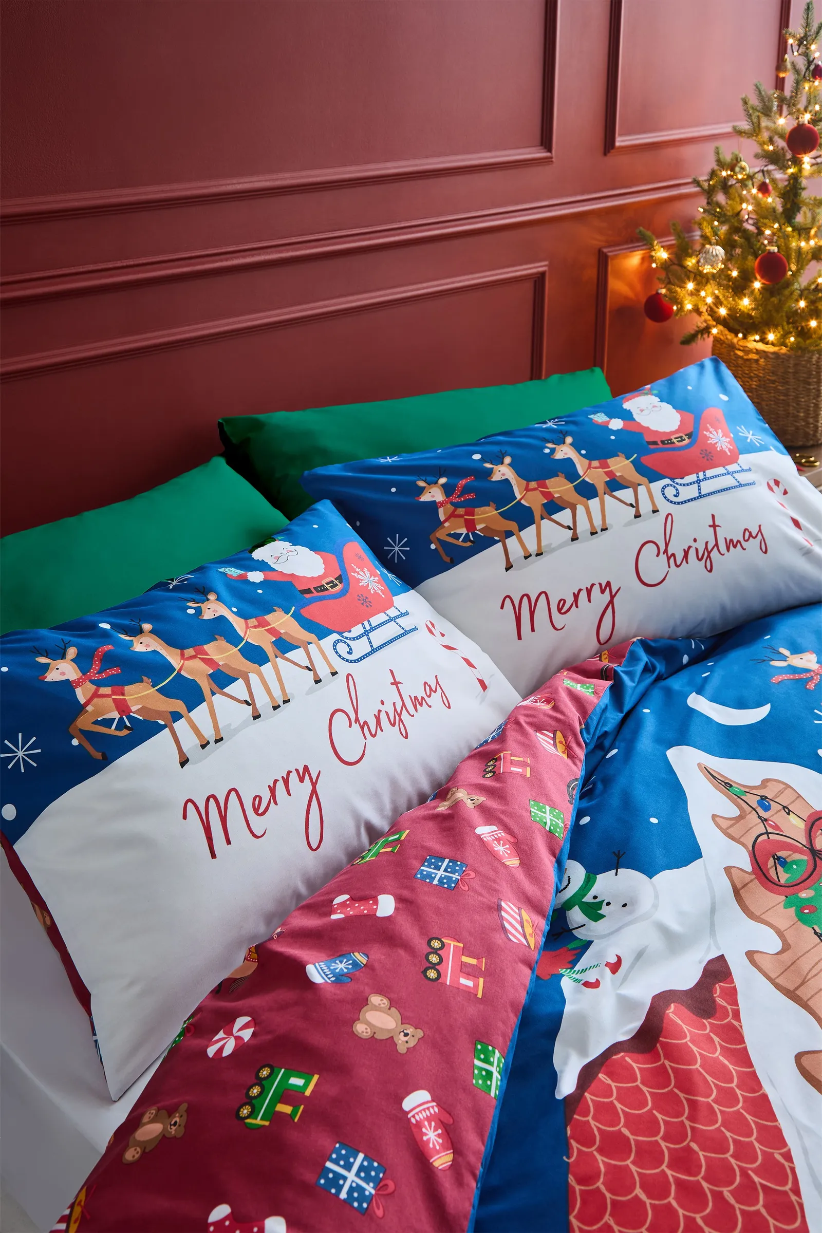 Catherine Lansfield 'Christmas Santa's Workshop' Reversible Duvet Cover Set in Navy 3