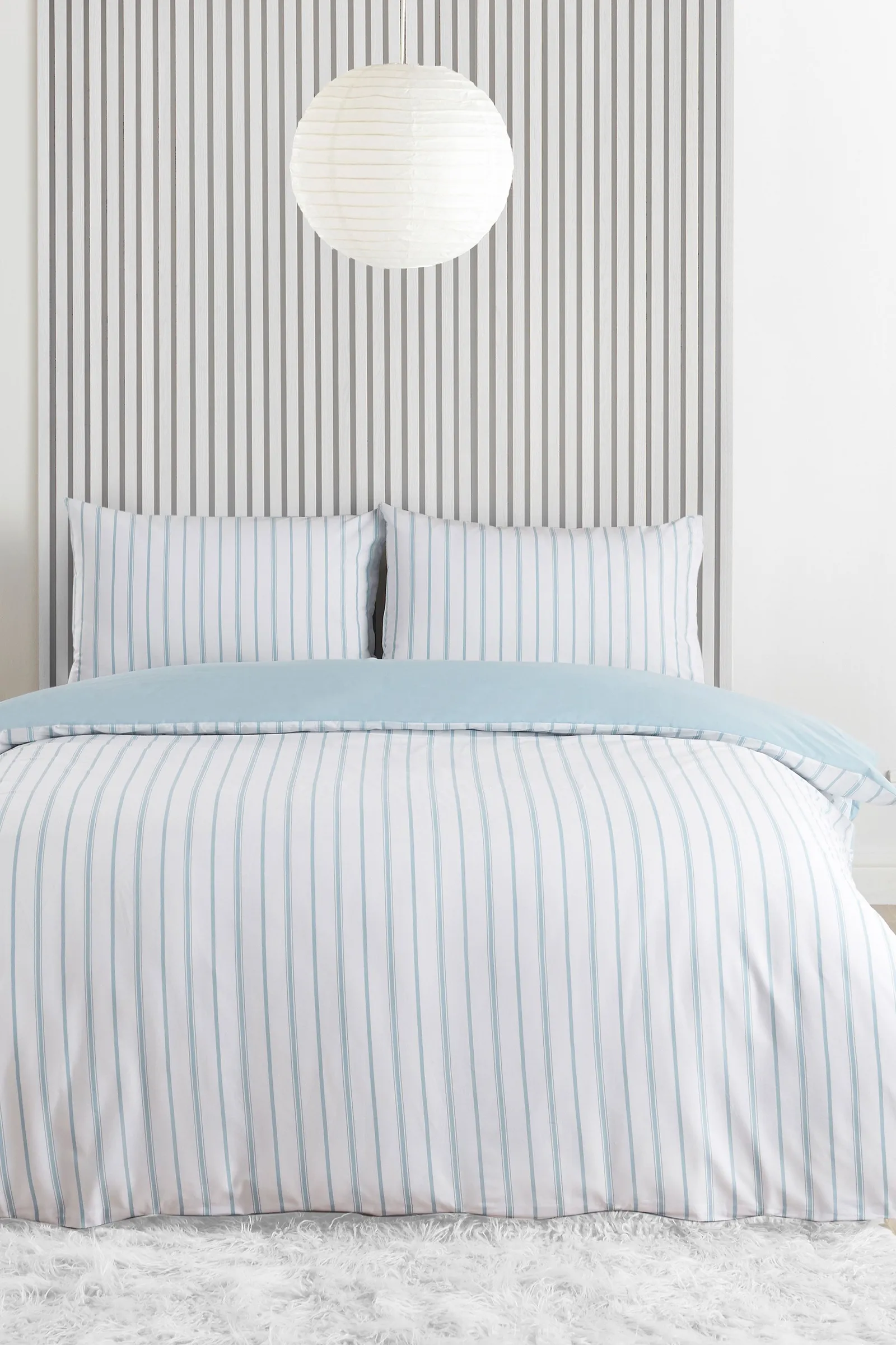 Catherine Lansfield Meadowsweet Floral Duvet Set in Blue 2