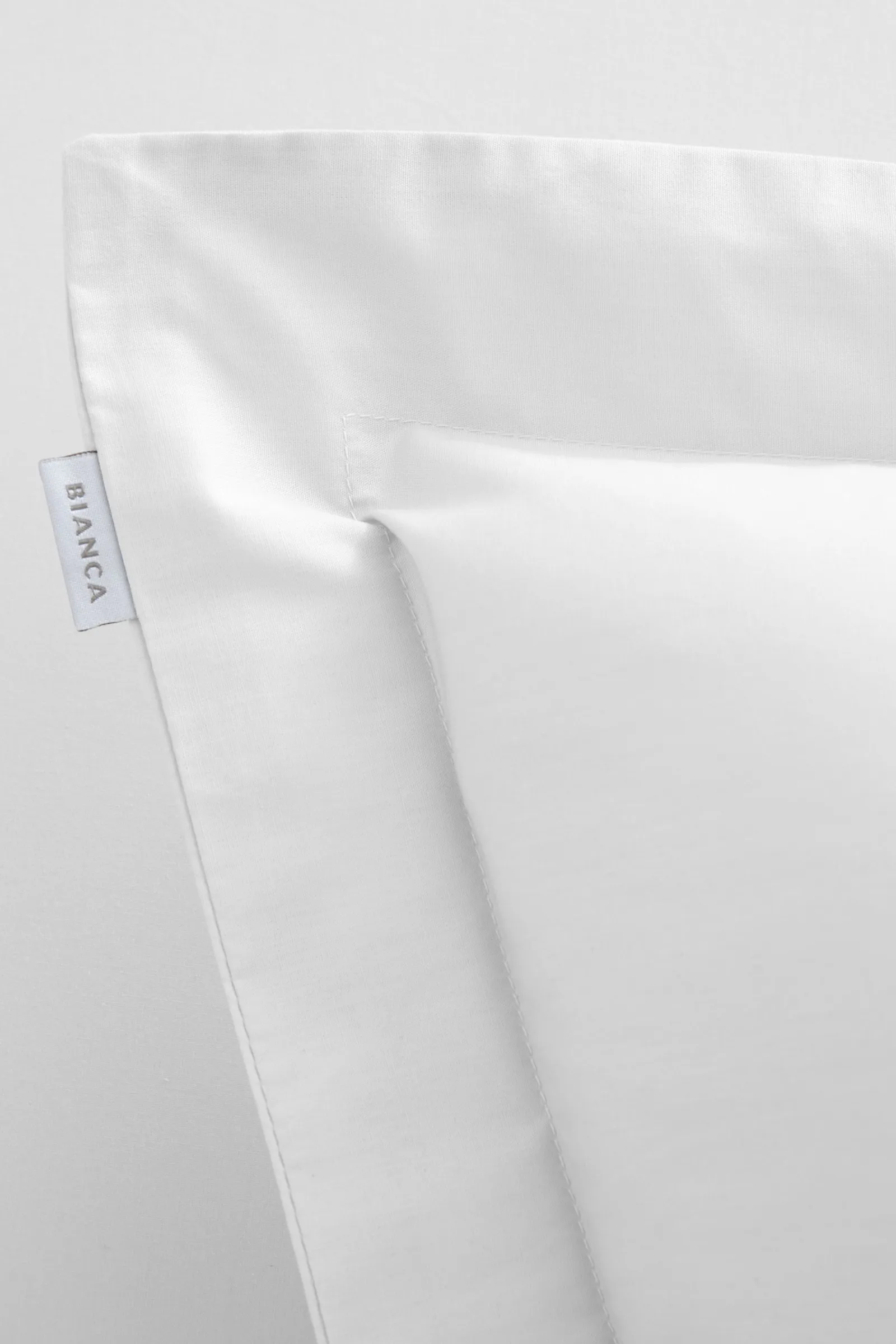 Bianca '200 Thread Count Cotton Percale' Oxford Pillowcases in White 3