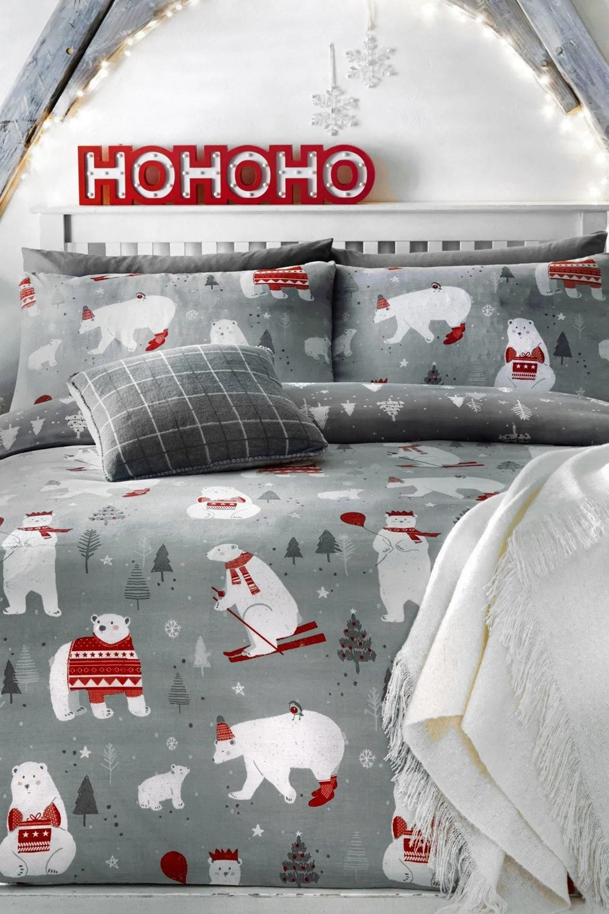 Bedlam 'Polar Bears' Christmas Duvet Cover Set in Silver