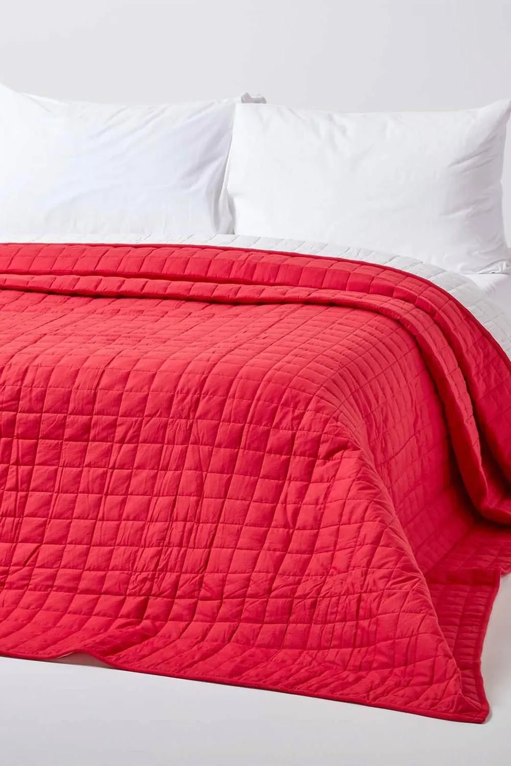 Homescapes Cotton Quilted Reversible Bedspread in Red 1