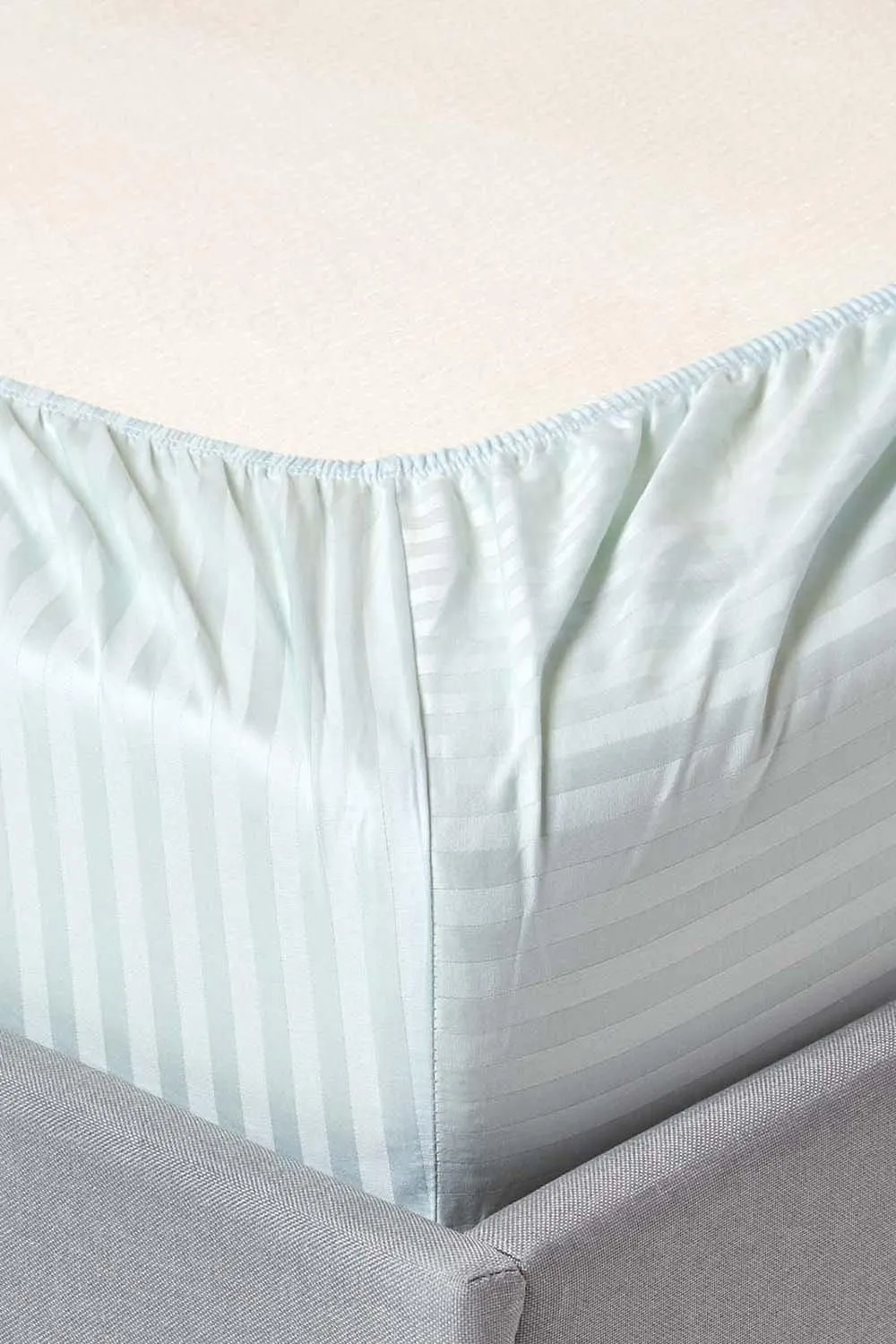 Homescapes Cotton Stripe Fitted Cot Sheets 330 Thread Count, 2 Pack in Blue 4