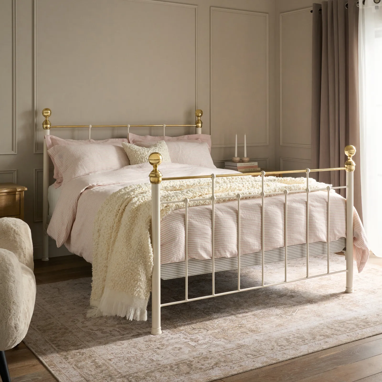 George Bed, Double - Solid, Ivory