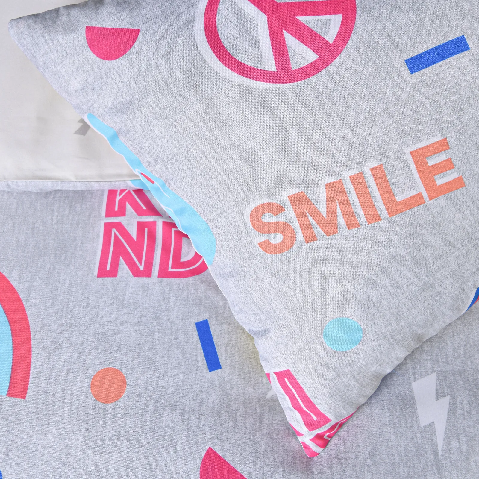 Smart Living Luxury Super Soft Reversible Fun Graffiti Duvet Set & Pillowcases 6