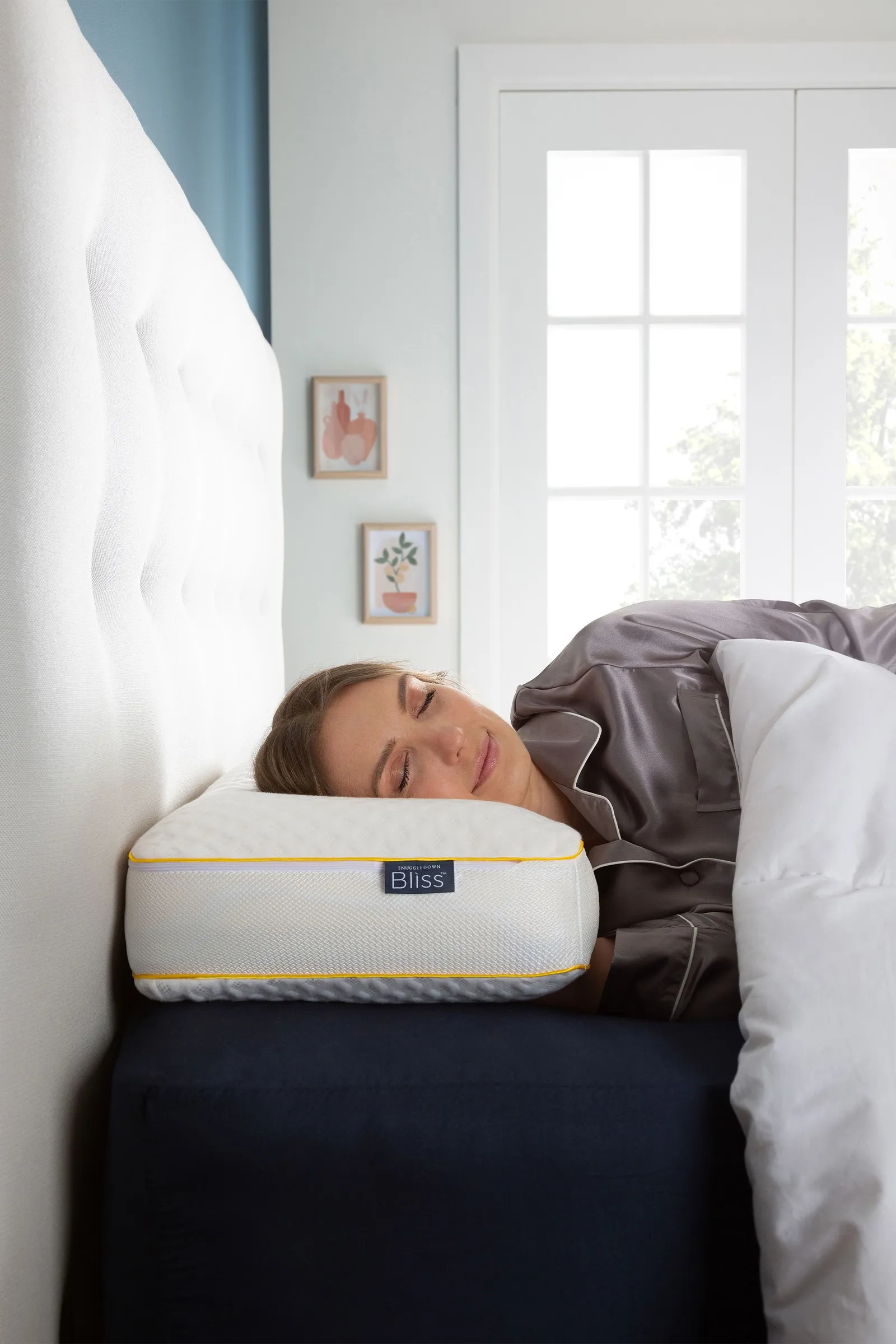 Snuggledown Single Bliss Breathable Memory Foam Deep Filled Side Sleeper Pillow in White 3