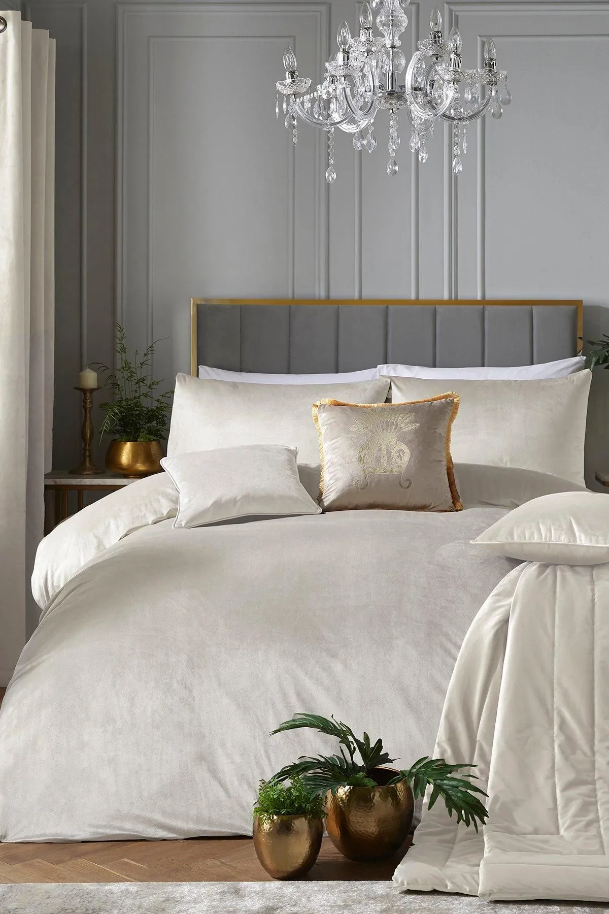 Laurence Llewelyn-Bowen 'Montrose' Luxury Velvet Duvet Cover Set in Ivory