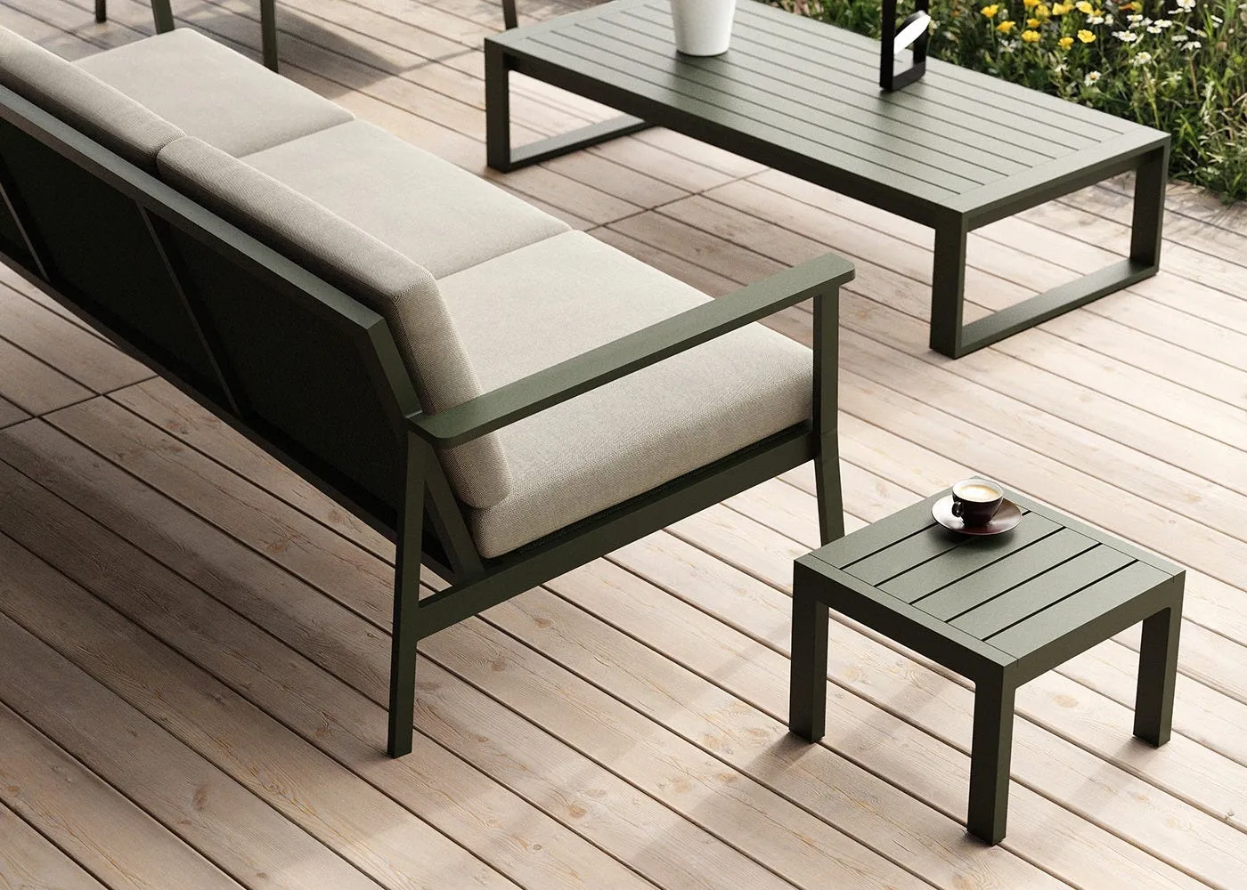 Case Eos Garden Side Table Black 2