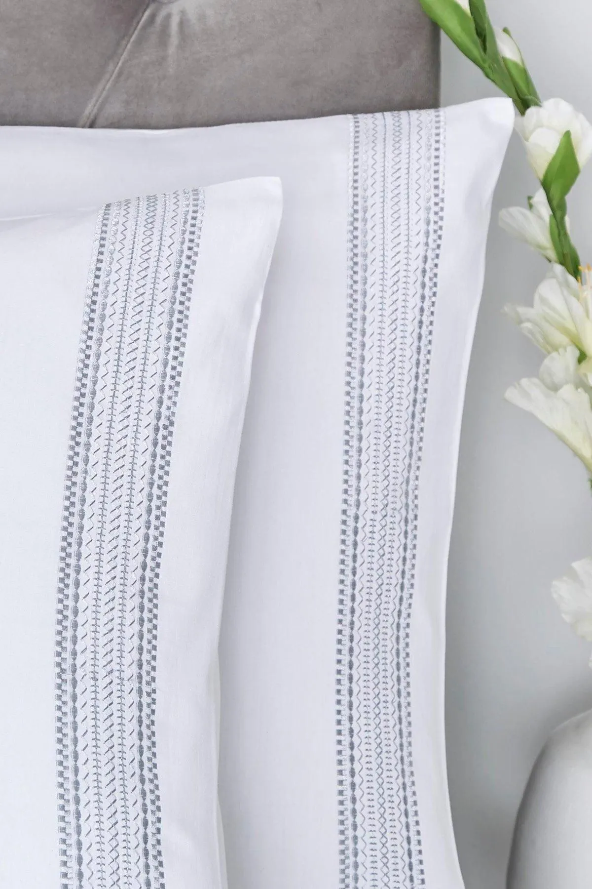 Appletree 'Embroidered Band' 100% Cotton Embroidered Duvet Cover Set in White 2