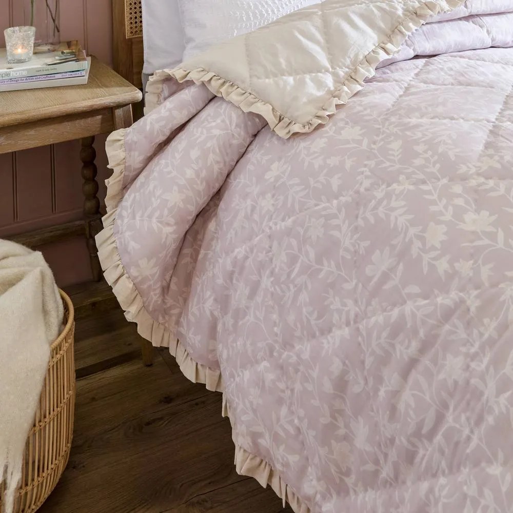 Wylder Amelia 100% Cotton Floral Quilted Bedspread in Pink 2