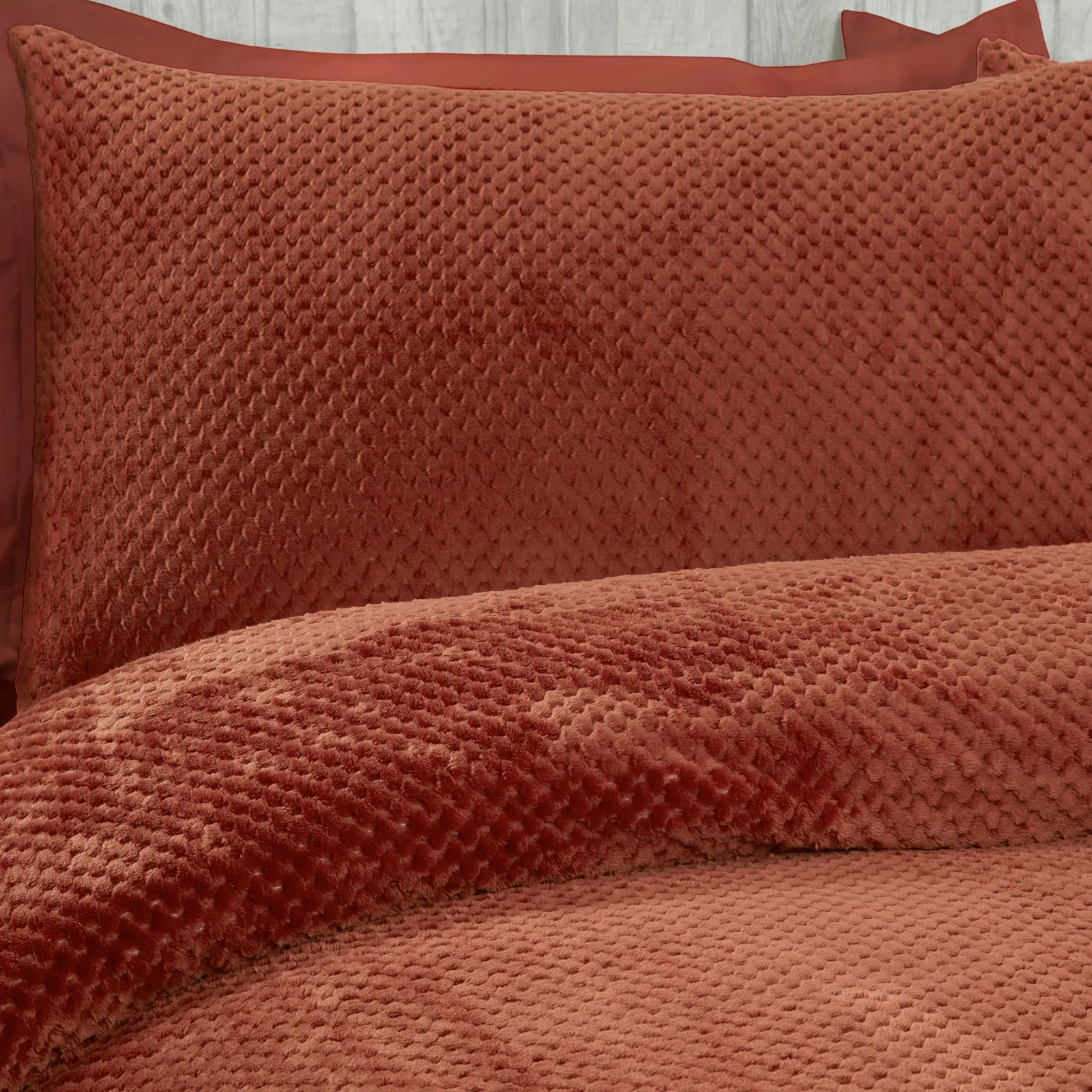 Smart Living Luxury Super Soft & Reversible Waffle Teddy Fleece Duvet Set in Burnt Orange 2