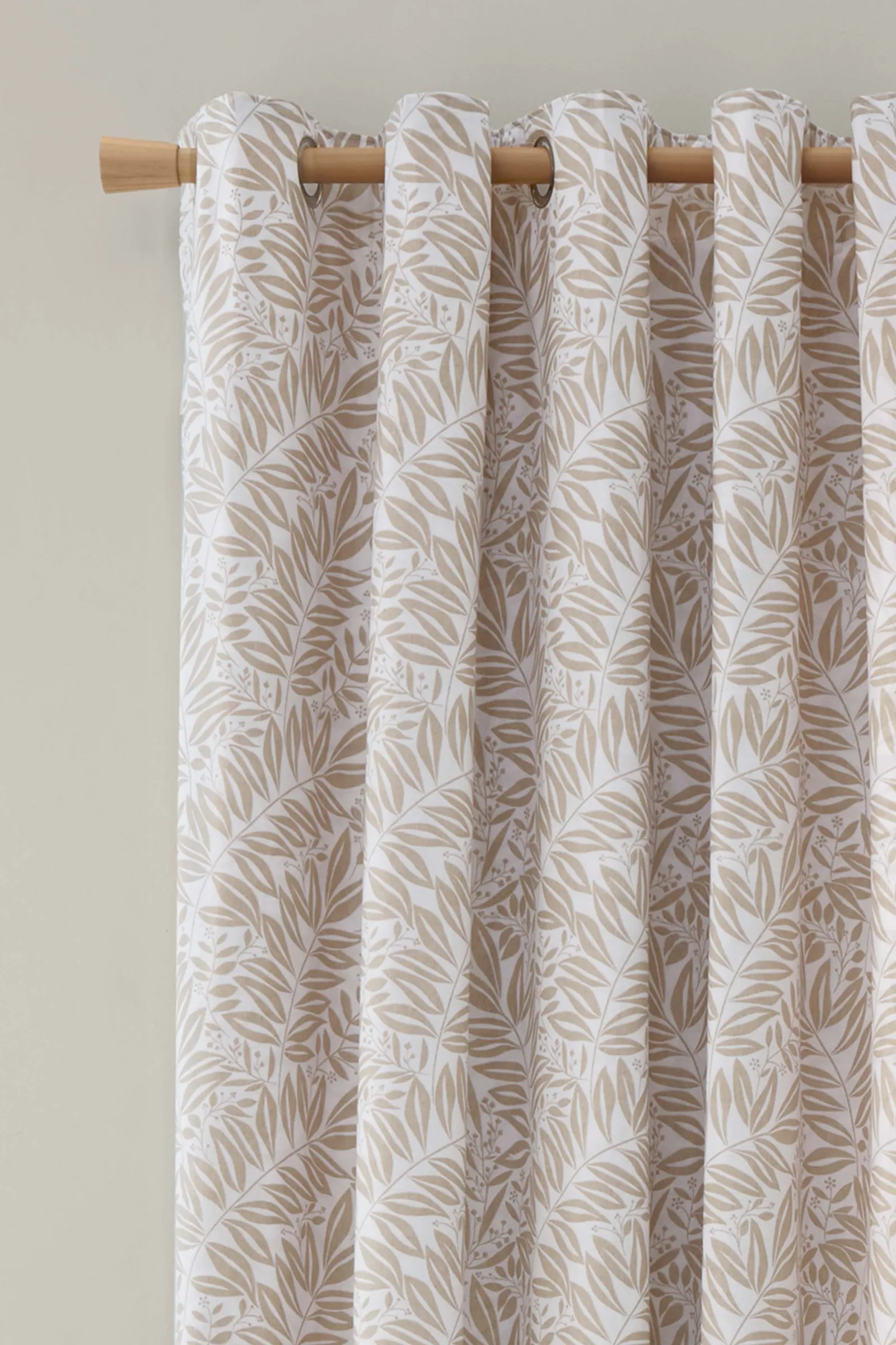 Catherine Lansfield 'Sorrel Leaf' Fully Reversible Eyelet Curtains in Natural 4