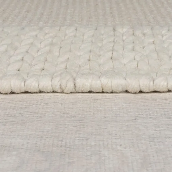Rue Plait Border Wool Rug 4
