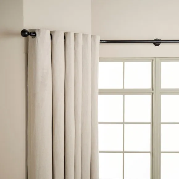 Ashton Metal Bay Curtain Pole 2
