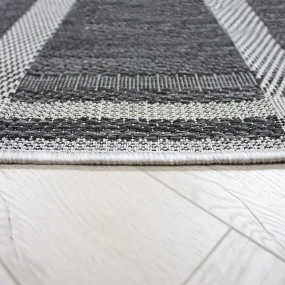 Checked Geometric Indoor Outdoor Rug 4