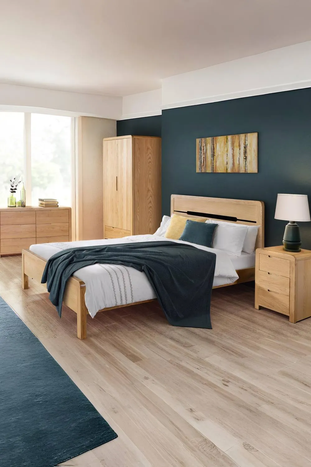 Julian Bowen Curve 3 Drawer Chest in Light Oak 2