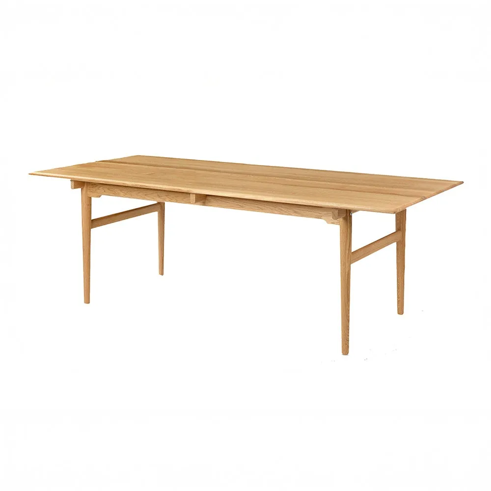 Carl Hansen & Son CH327 Dining Table Oak Oil 248 x 95cm 2
