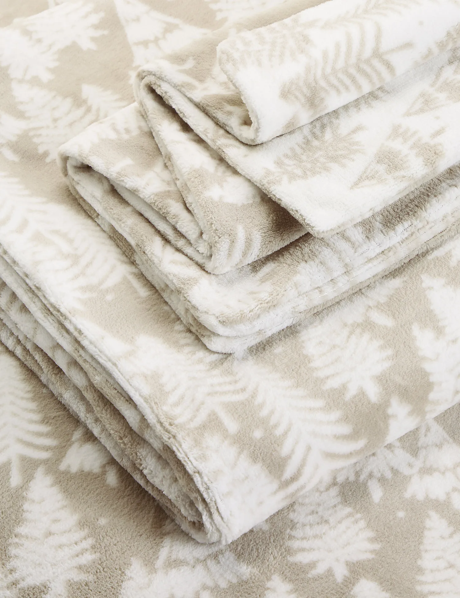 M&S Fleece Christmas Tree Bedding Set
