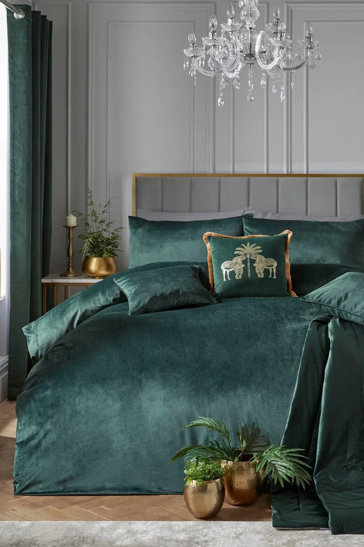 Laurence Llewelyn-Bowen 'Montrose' Luxury Velvet Duvet Cover Set in Bottle Green