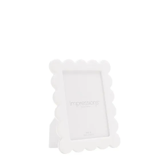 Impressions Flower Scalloped Edge Photo Frame
