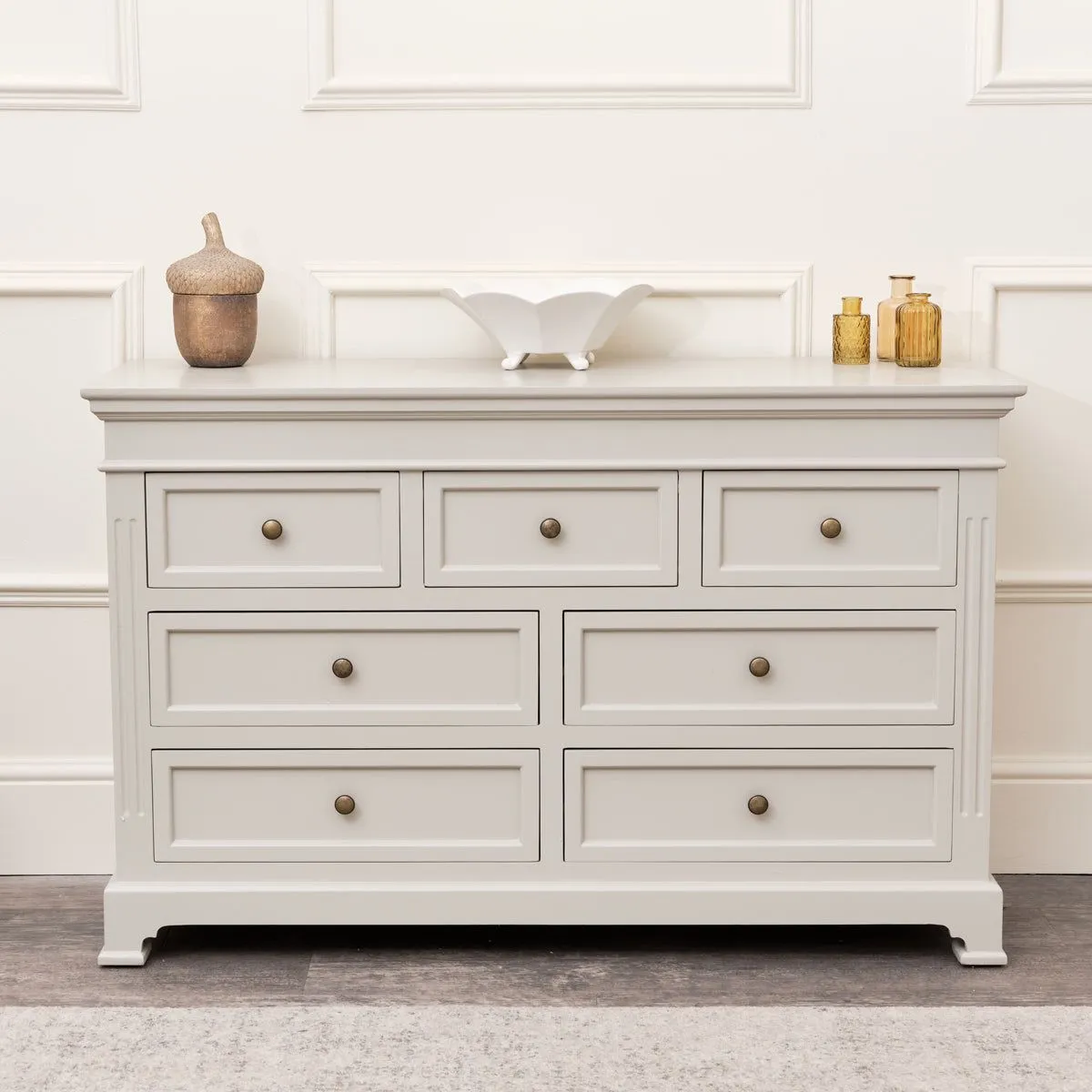 Melody Maison Large Taupe-Grey 7 Drawer Chest Of Drawers & Pair Of Bedside Tables - Daventry Taupe-Grey Range in Taupe 5