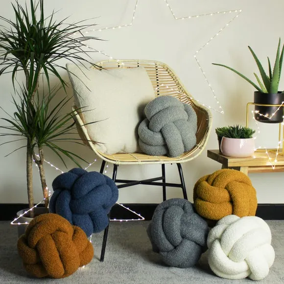Furn. Boucle Knot Round Cushion 2