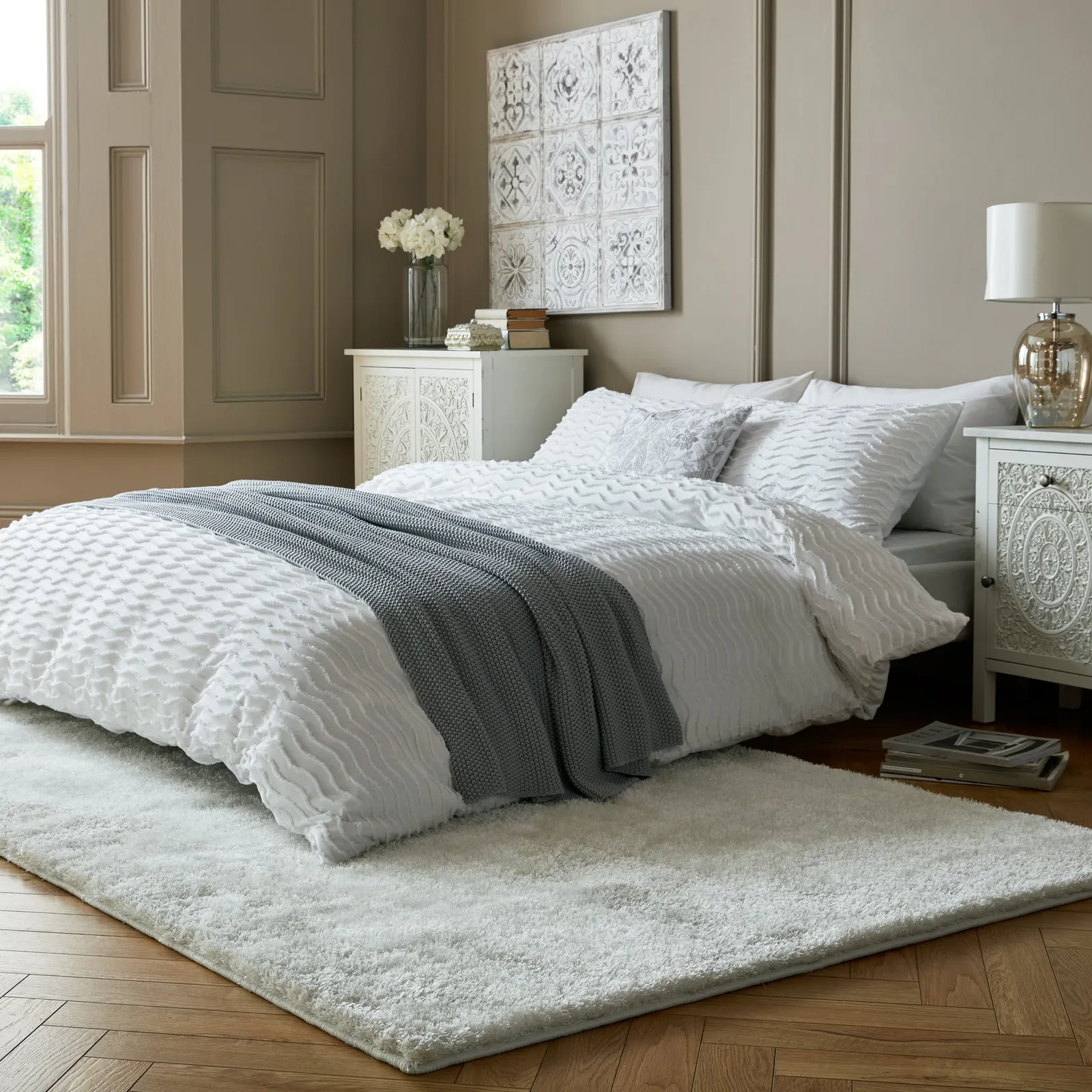 Indulgence Shaggy Rug White