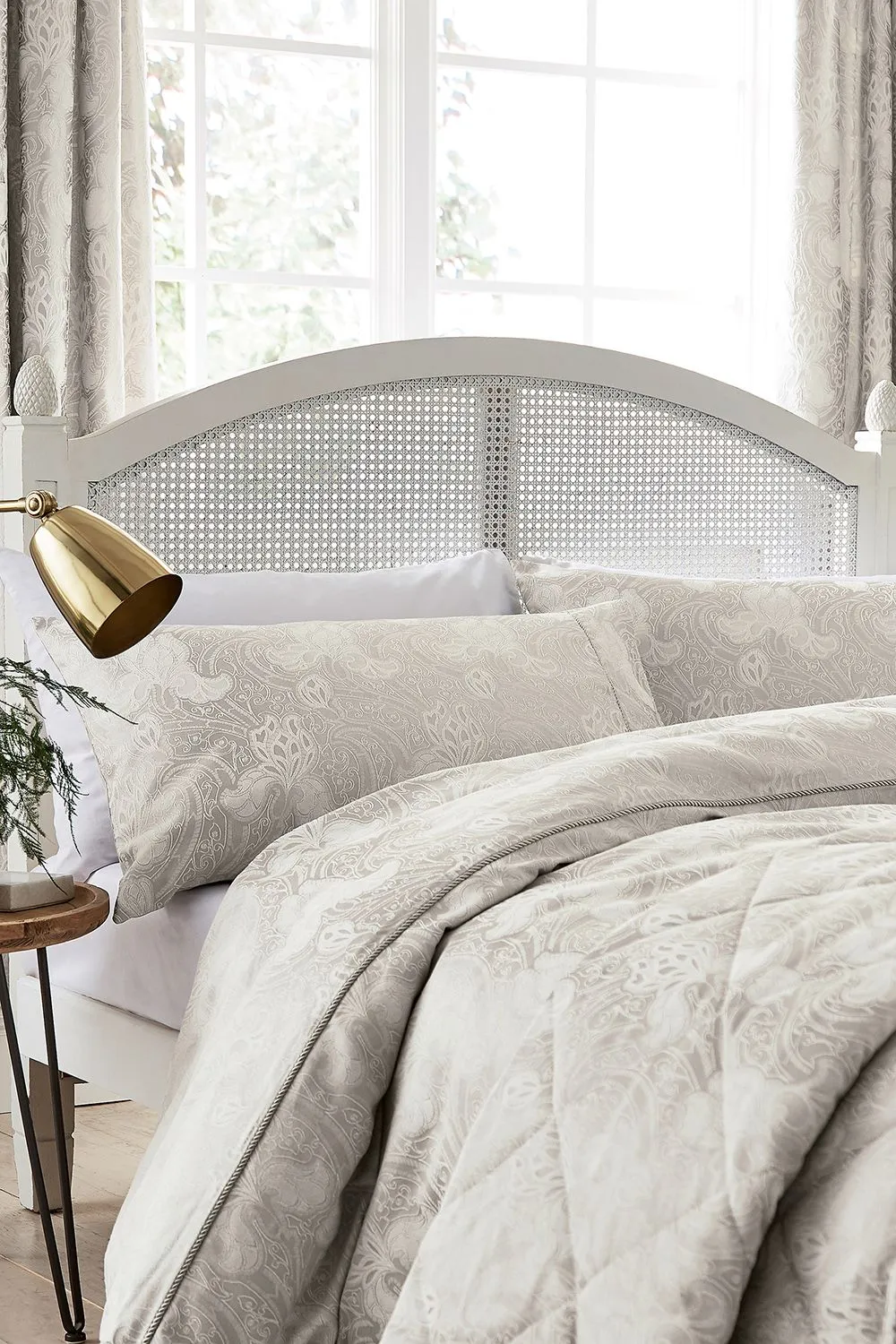 Sanderson 'Ashbee' Duvet Cover Set in Cream 2