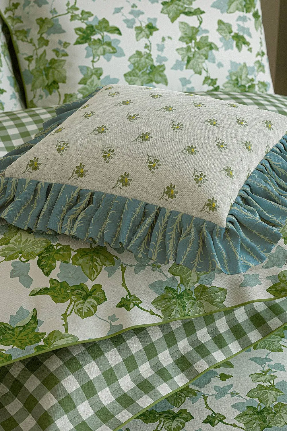 Sanderson 'Hedra' Cotton Duvet Cover Set in Green 5
