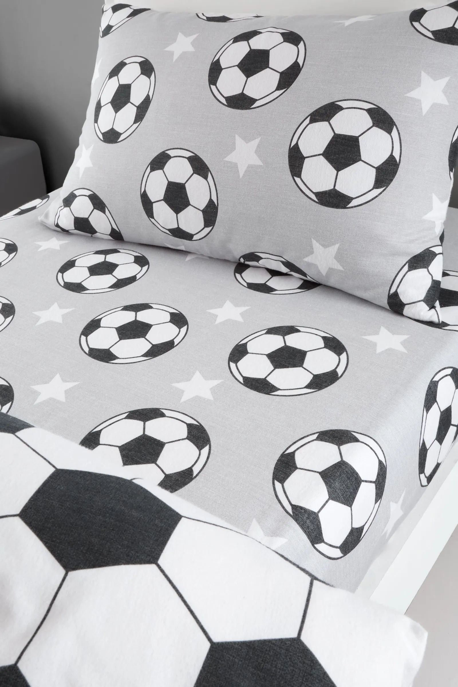 Catherine Lansfield 'Brushed Cotton Football Stars' Fitted Sheet in Grey