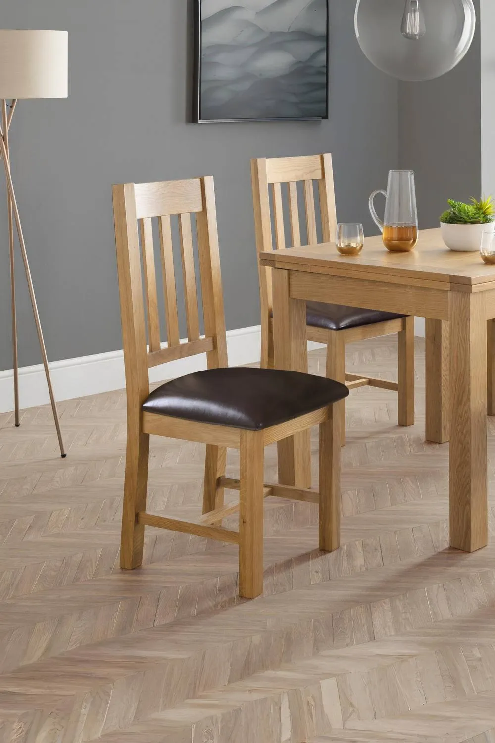 Julian Bowen Alassio Spindle Back Dining Chair (Set of 2) in Natural 1