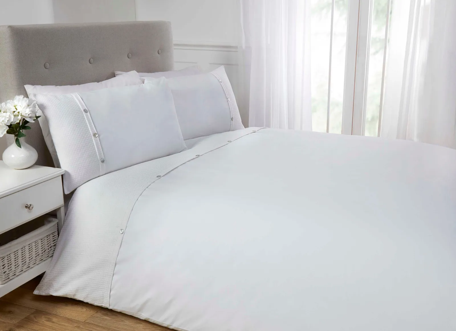 Rapport Home 5th Avenue Polycotton Duvet Cover Set With Pillowcase in White