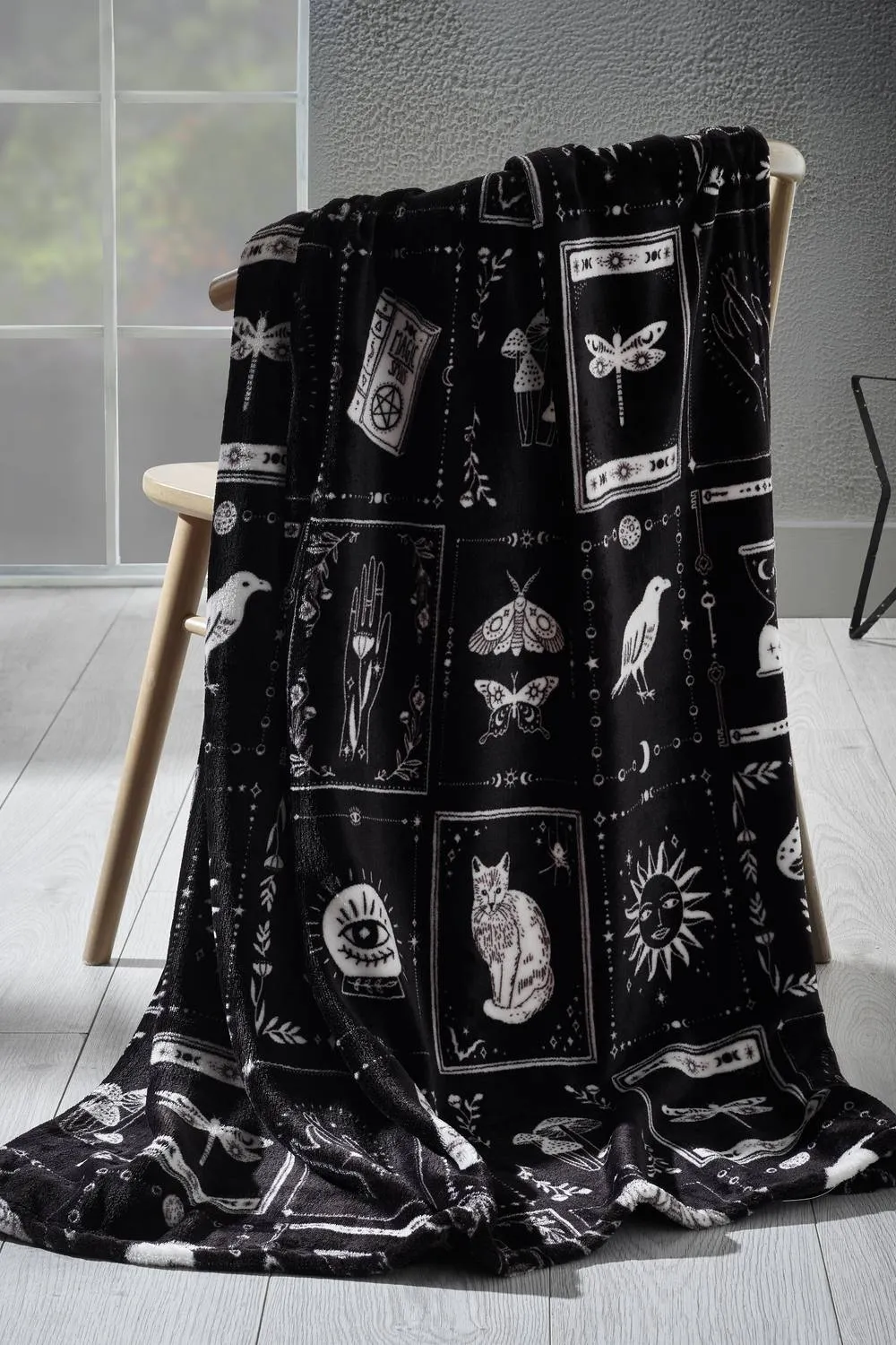 Catherine Lansfield 'Enchanted Witchcraft' Cosy Fleece Blanket Throw in Black