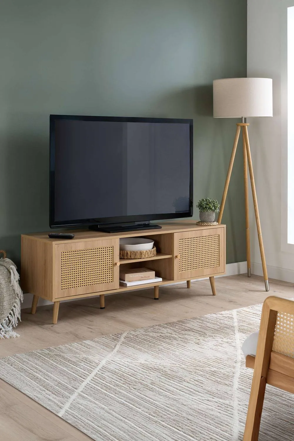 Birlea Croxley Large TV Unit Oak Rattan Entertainment Stand in Light Oak