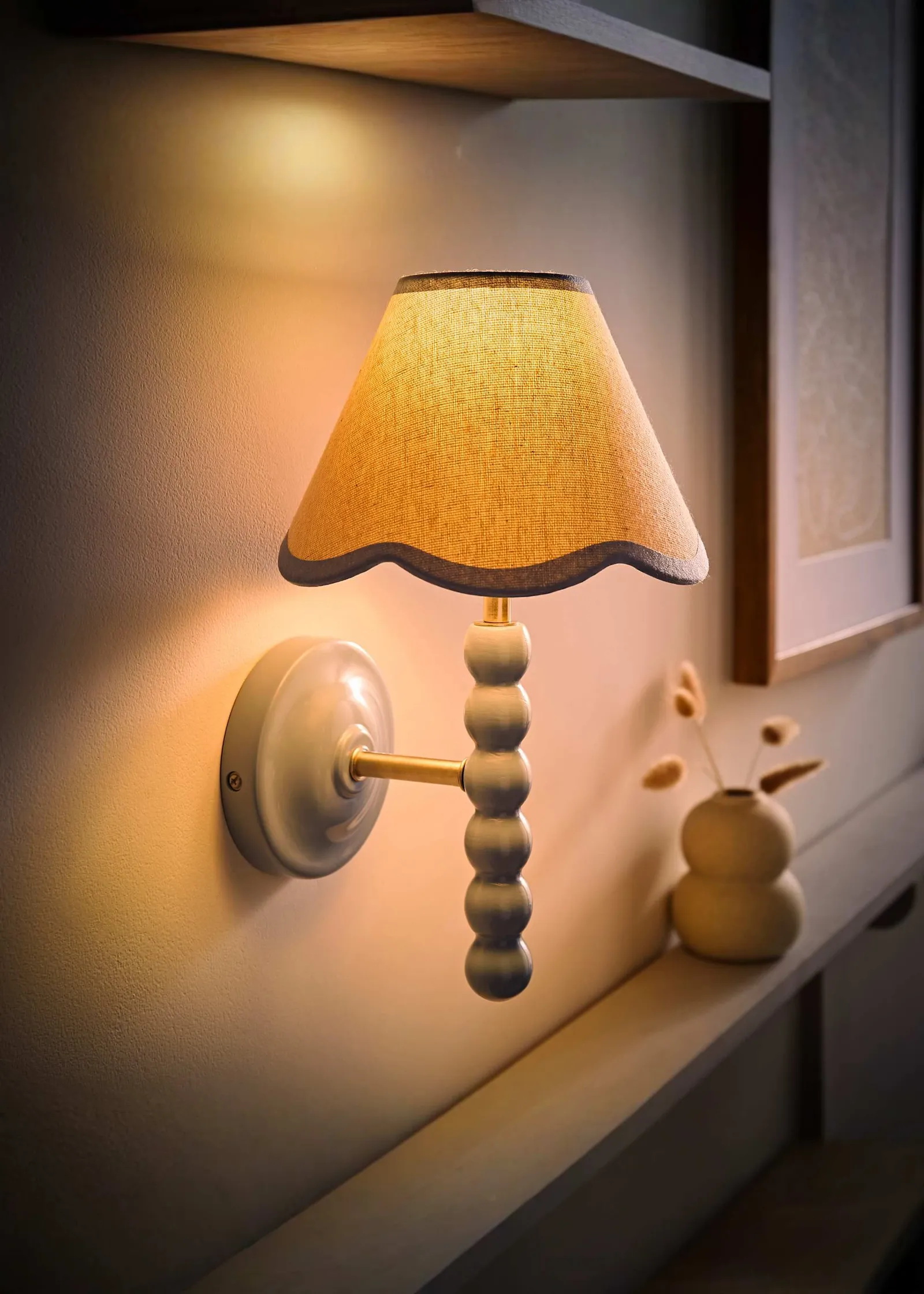 ValueLights Bobbins Powder Blue Bobble Wall Light & Linen Pastel Trim Lamp Shade in Pale Blue 2