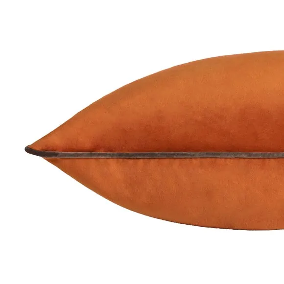 Furn. Square Cushion 4