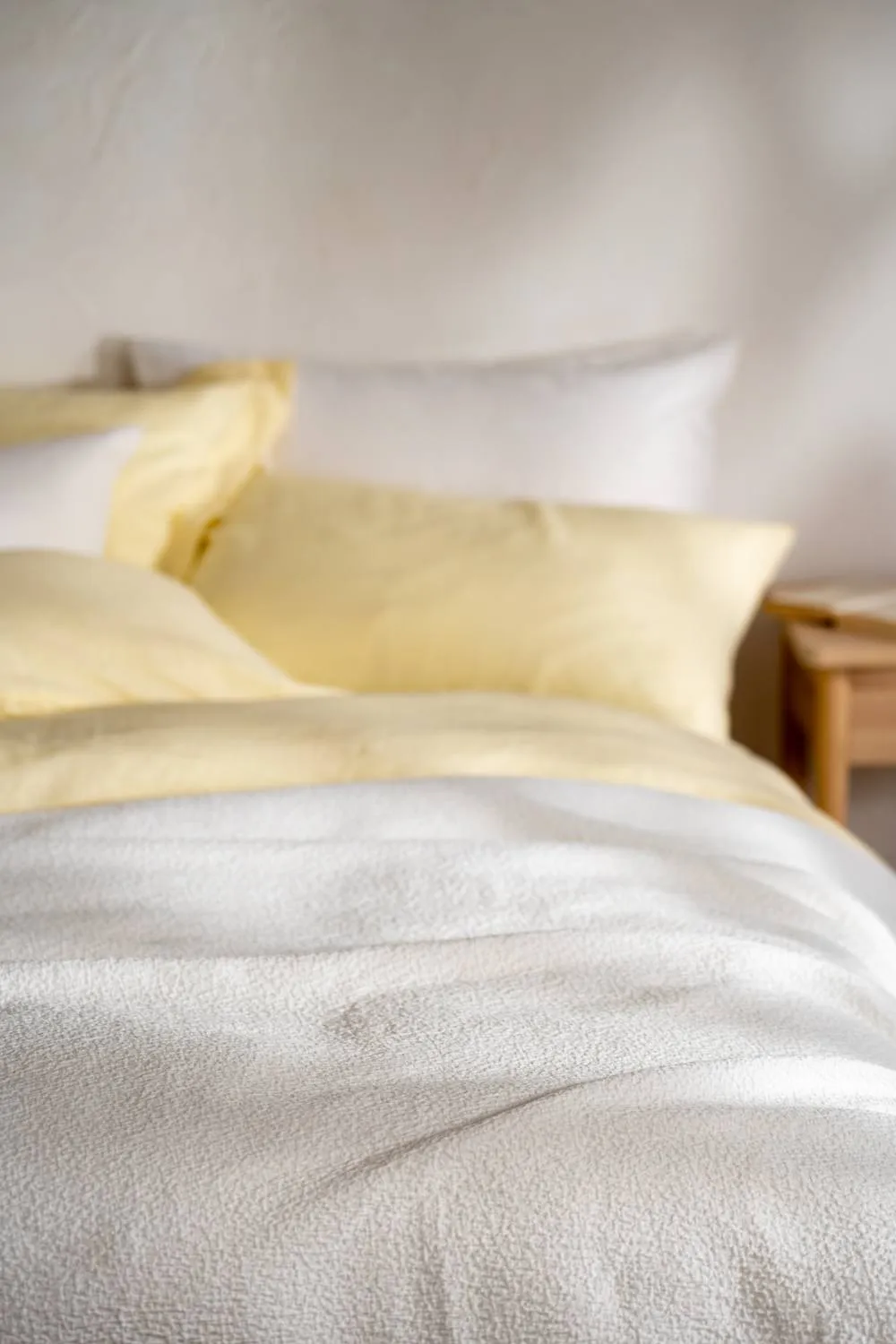 Soak&Sleep White Textured Matelasse Cotton Bedspread