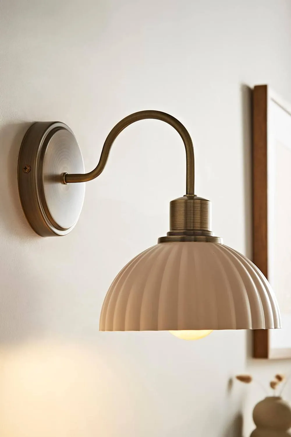 ValueLights Bourton Cream Ribbed Dome Wall Light with Bulb in Gold 2