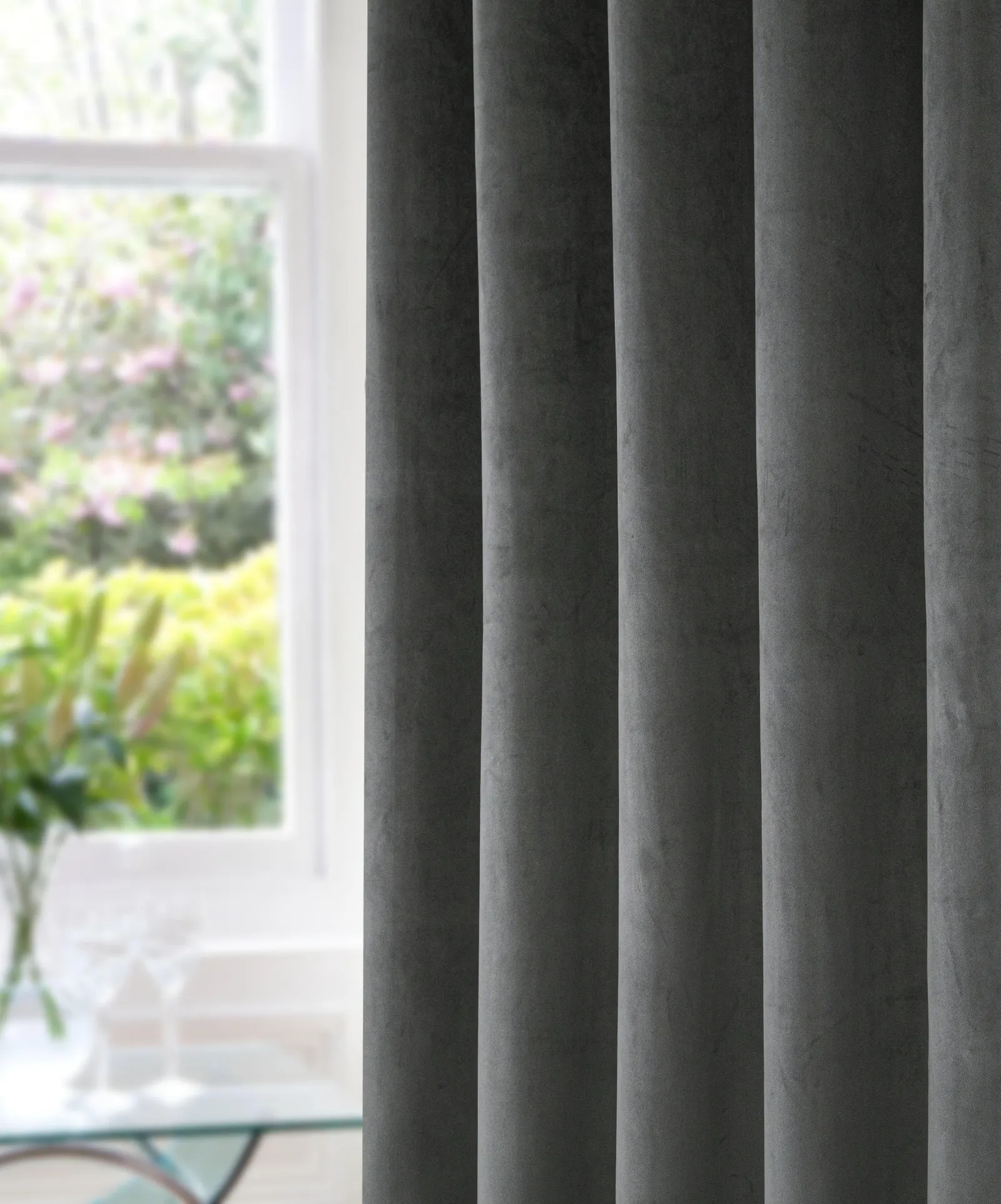 Homescapes Thermal 100% Blackout Velvet Curtains in Grey 2